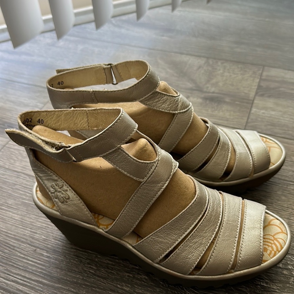 Fly London wedge heel pearl-colored sandals. Size 40 (9M)
